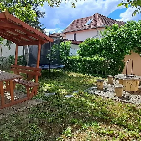 Andi Apartmanhaz *