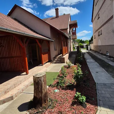 Andi Apartmanhaz *
