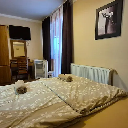 Andi Apartmanhaz ハイデゥソボスロー